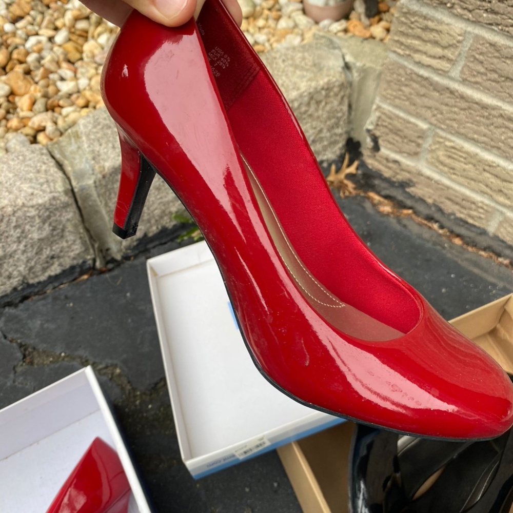 8.5 Red Comfort Plus High Heeled Shoes - Picture 5 of 11